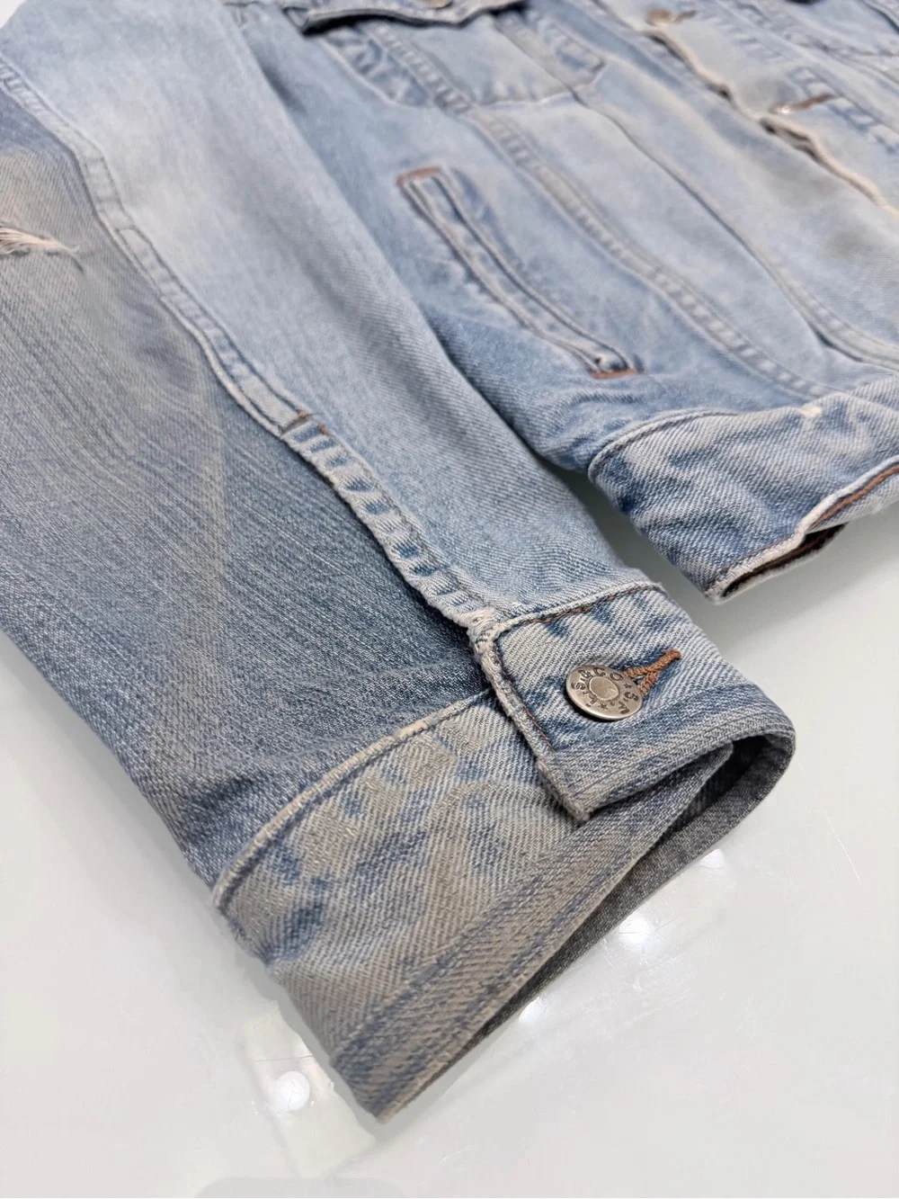 Levi's 70507 Distressed Denim Trucker Jacket Mens Medium M Y2K Light Dirty Wash